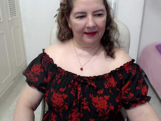 leonela-68 live cam on BongaCams