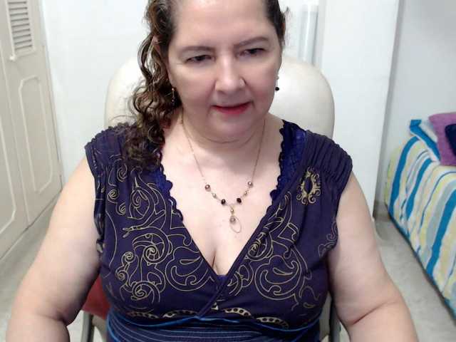 leonela-68 live cam on BongaCams