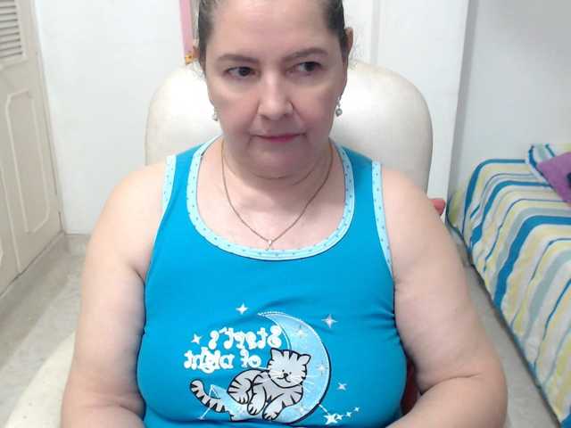leonela-68 live cam on BongaCams