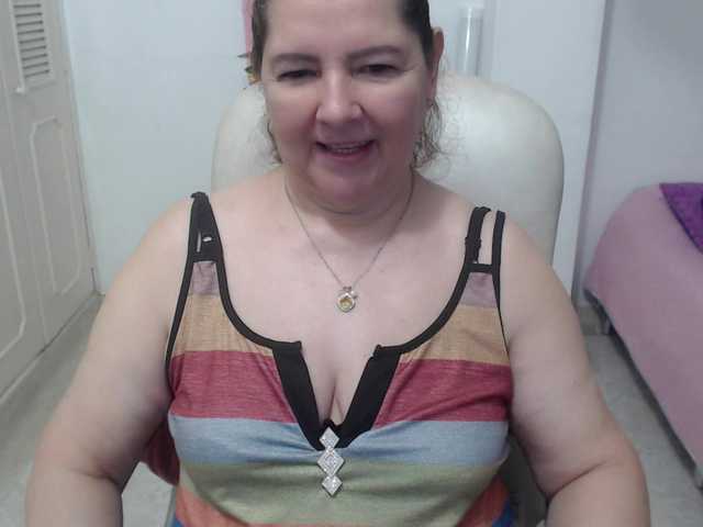 leonela-68 live cam preview
