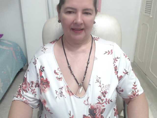 leonela-68 live cam on BongaCams