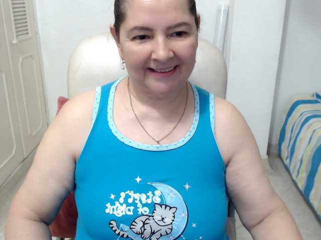 leonela-68 live cam on BongaCams