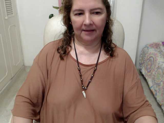 leonela-68 live cam on BongaCams