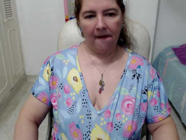 leonela-68 live webcam show