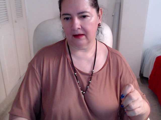 leonela-68 live cam on BongaCams