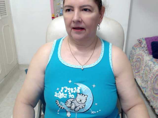 leonela-68 live cam on BongaCams