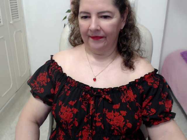 leonela-68 live cam on BongaCams