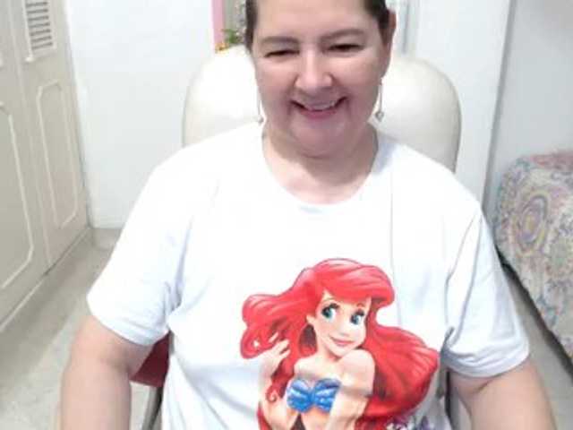 leonela-68 live cam on BongaCams