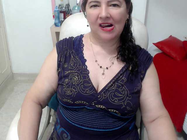 leonela-68 live cam on BongaCams
