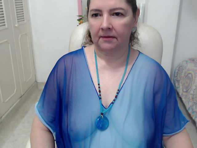 leonela-68 live cam on BongaCams