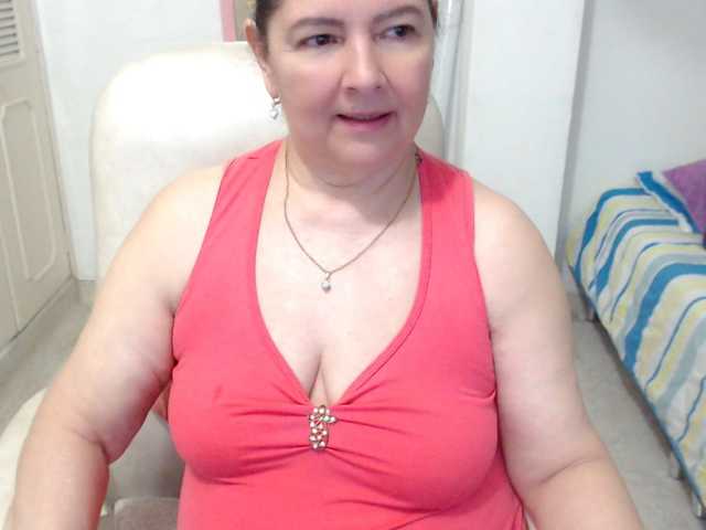 leonela-68 live cam on BongaCams