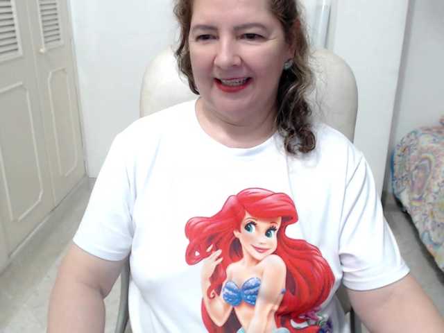 leonela-68 live cam on BongaCams