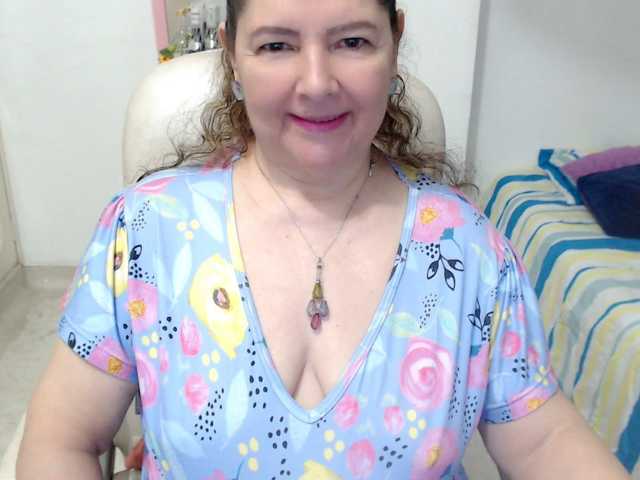 leonela-68 live cam preview