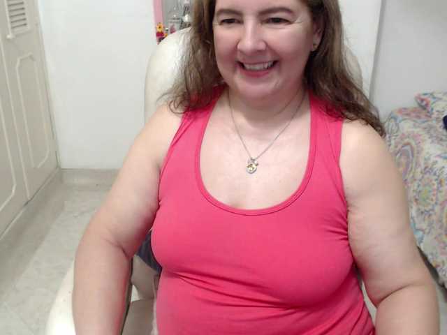 leonela-68 live cam on BongaCams