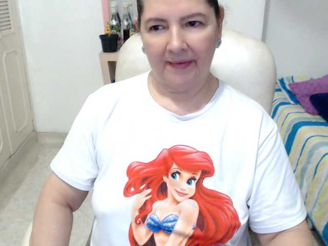 leonela-68 live cam on BongaCams