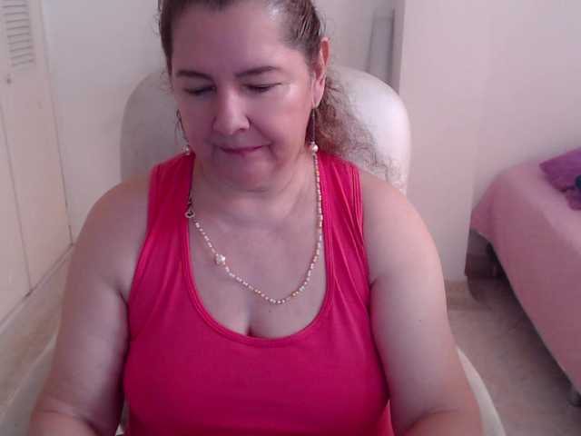 leonela-68 live cam on BongaCams