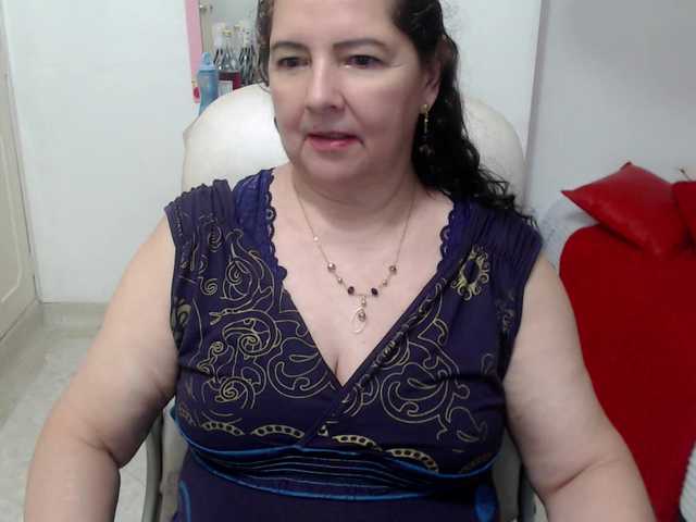 leonela-68 live cam on BongaCams