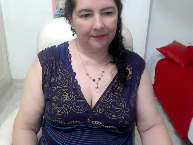 leonela-68 live cam on BongaCams