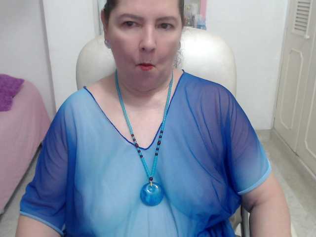 leonela-68 live cam on BongaCams