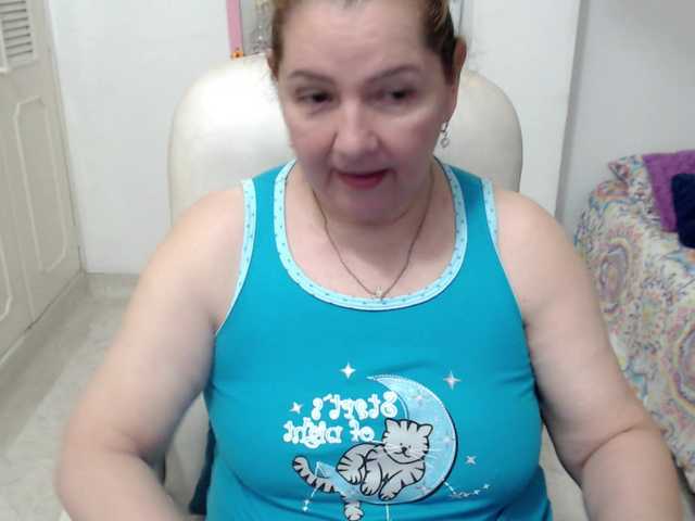 leonela-68 live cam on BongaCams