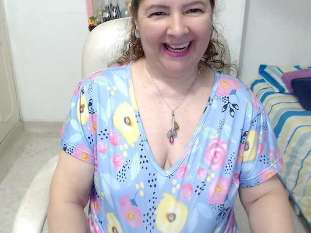 leonela-68 live cam on BongaCams
