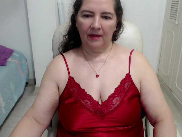 leonela-68 live cam on BongaCams