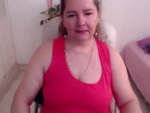 leonela-68 live cam on BongaCams
