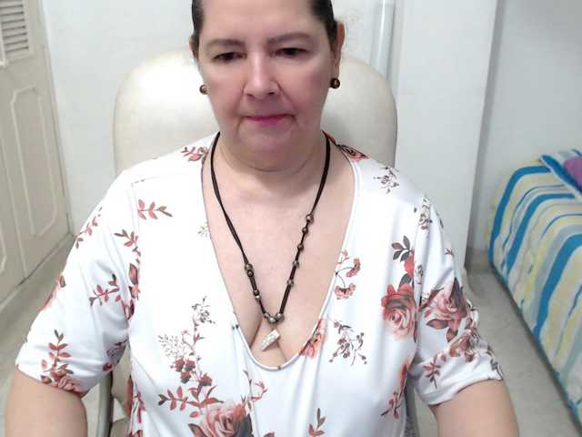 leonela-68 live cam on BongaCams