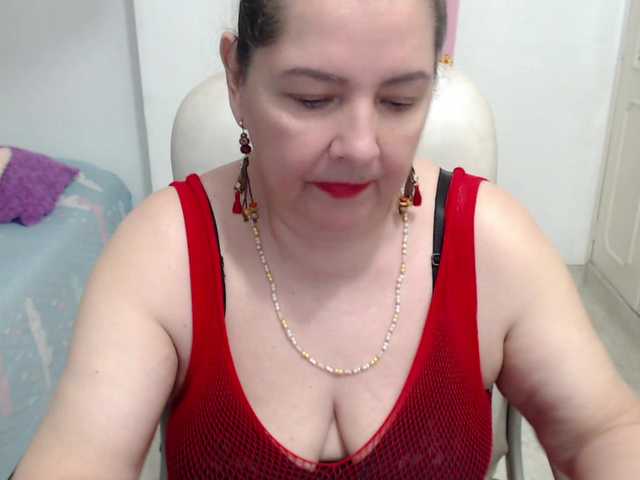 leonela-68 live cam on BongaCams