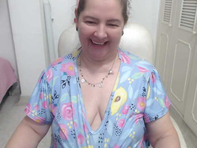 leonela-68 cam belle