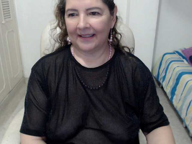 leonela-68 live cam on BongaCams