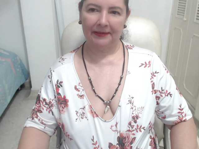 leonela-68 live cam on BongaCams
