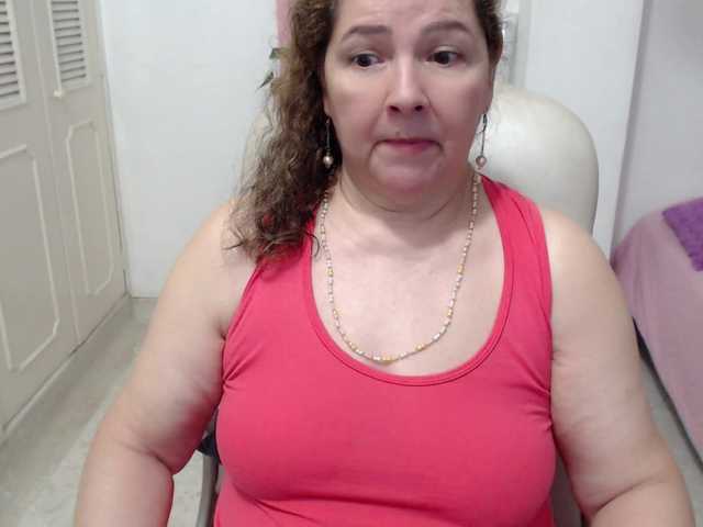 leonela-68 live cam on BongaCams
