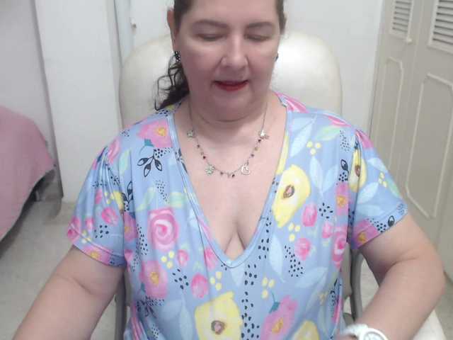 leonela-68 online