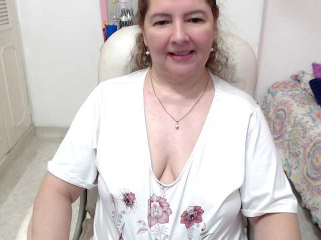 leonela-68 live webcam show
