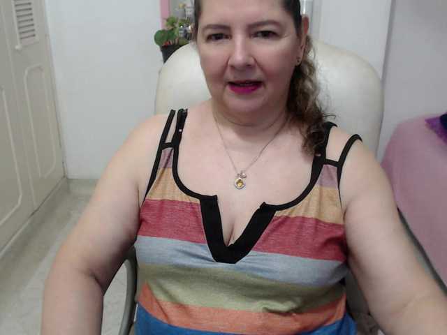 leonela-68 live cam on BongaCams