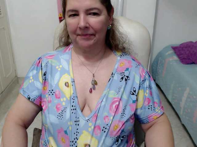 leonela-68 live webcam show