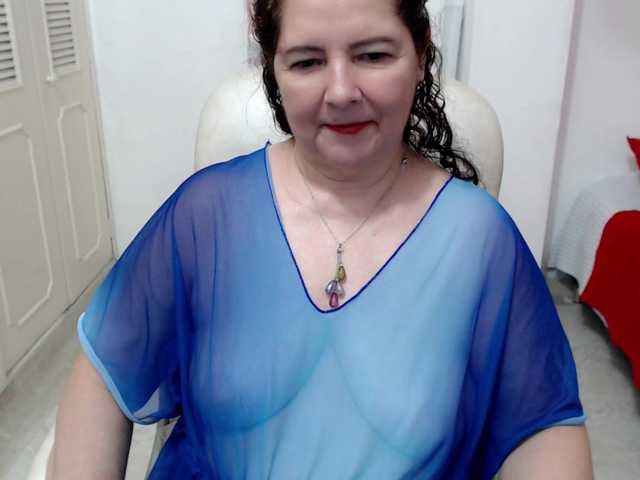 leonela-68 live cam on BongaCams