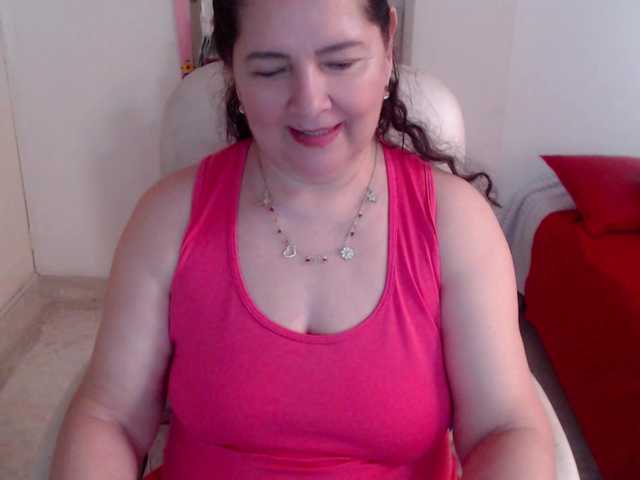 leonela-68 live cam on BongaCams