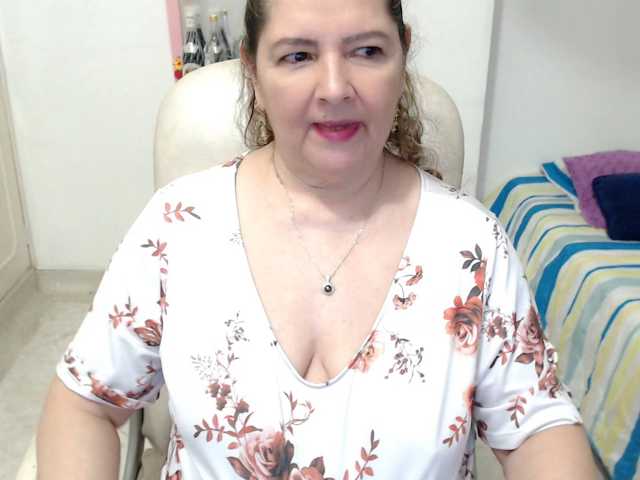 leonela-68 live cam preview