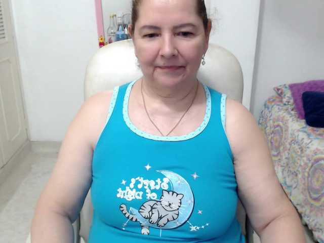 leonela-68 live cam on BongaCams