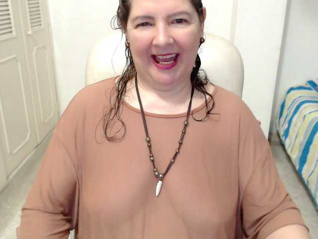 leonela-68 live cam preview