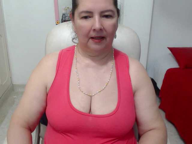 leonela-68 live cam on BongaCams