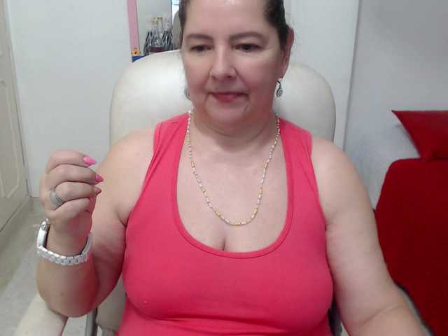 leonela-68 live cam on BongaCams