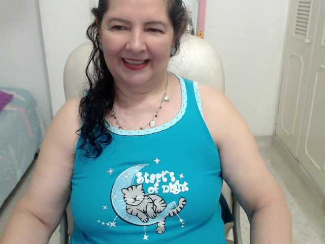 leonela-68 live cam on BongaCams