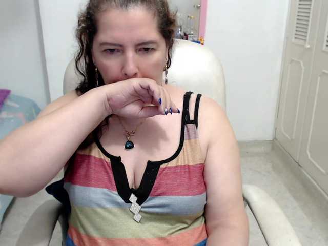 leonela-68 webcam bongacams model stream image