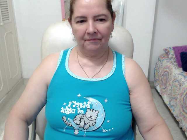leonela-68 live cam on BongaCams