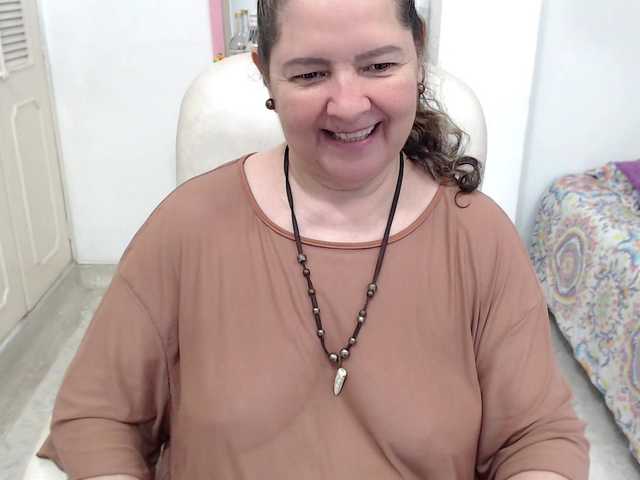 leonela-68 — live female cam