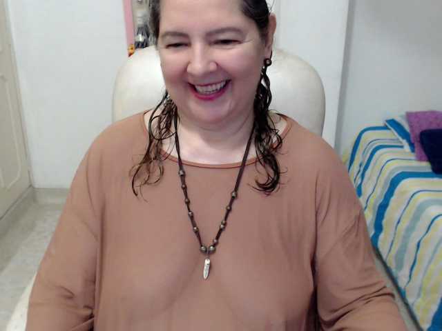 leonela-68 live cam on BongaCams