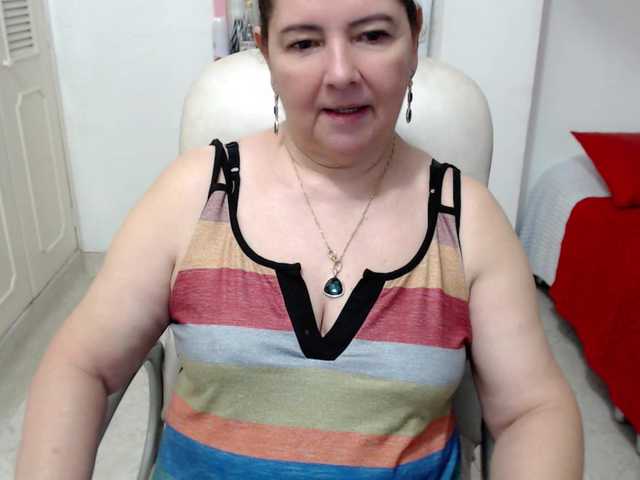 leonela-68 live cam on BongaCams